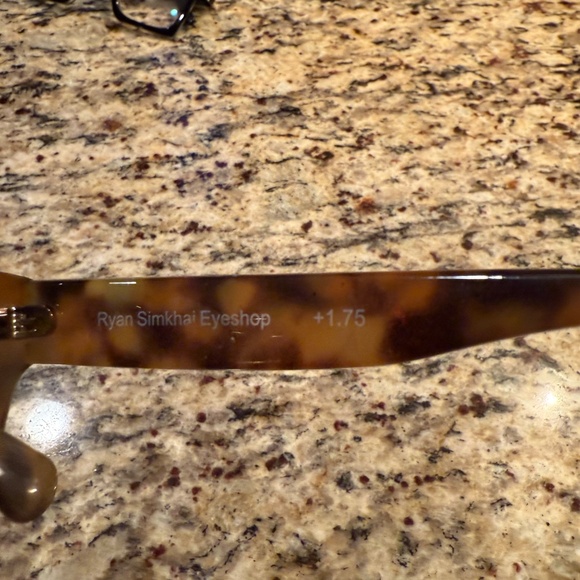 RYAN SIMKHAI Luca Golden Tortoise Readers +1.75 - Picture 2 of 3